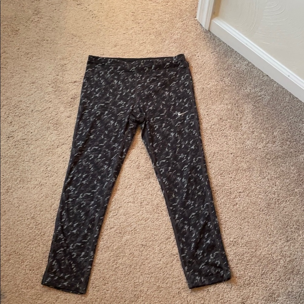 Nike cropped leggings; Dry fit